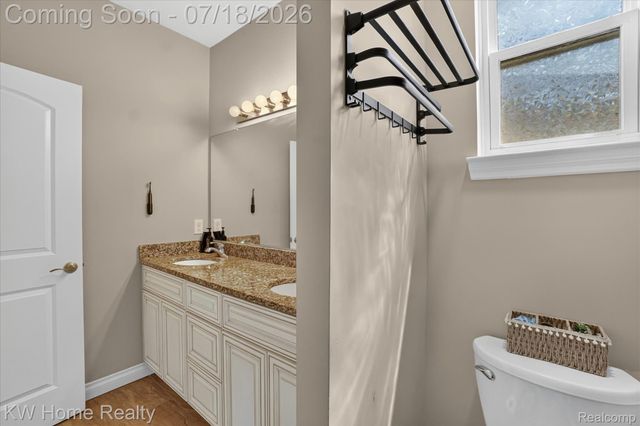 21926 Duns Scotus Street, Southfield, MI 48075