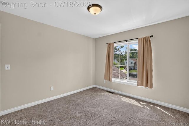 21926 Duns Scotus Street, Southfield, MI 48075