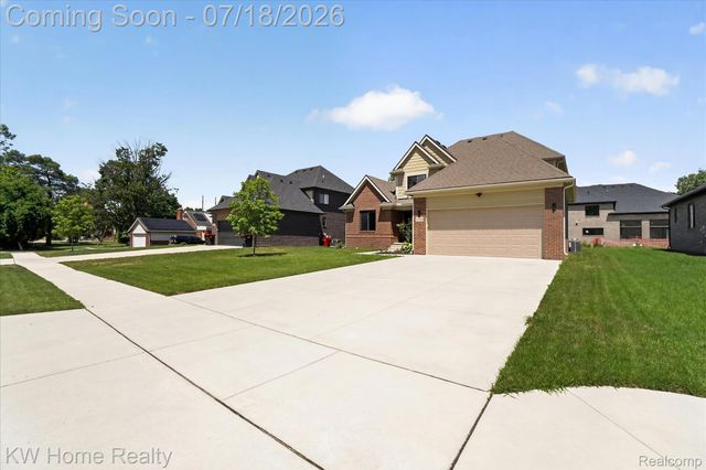 21926 Duns Scotus Street, Southfield, MI 48075