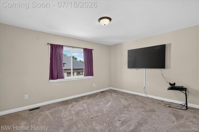 21926 Duns Scotus Street, Southfield, MI 48075