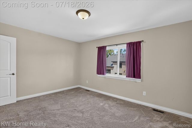 21926 Duns Scotus Street, Southfield, MI 48075