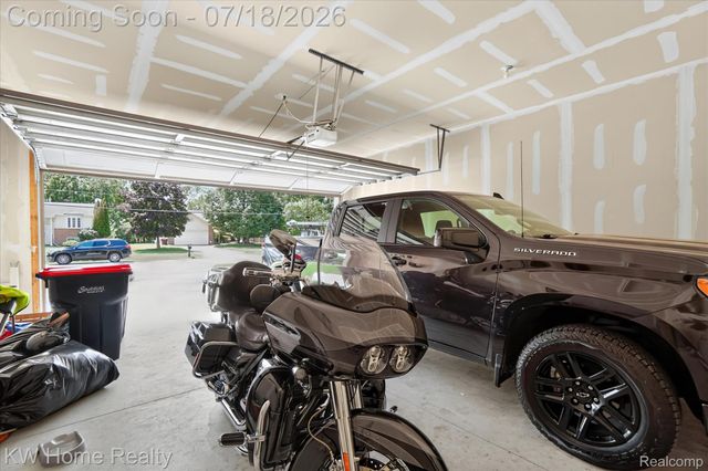 21926 Duns Scotus Street, Southfield, MI 48075