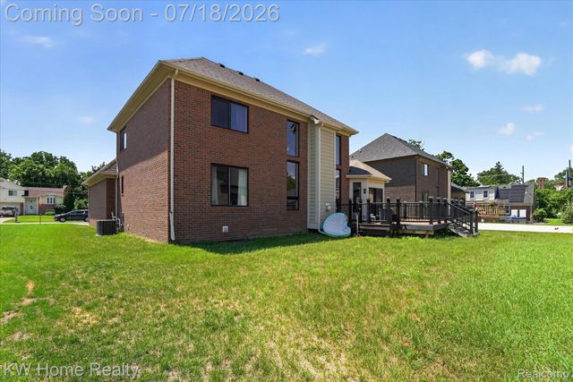 21926 Duns Scotus Street, Southfield, MI 48075