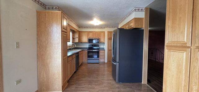 925 Riverview Drive, Valley City, ND 58072