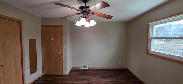 925 Riverview Drive, Valley City, ND 58072