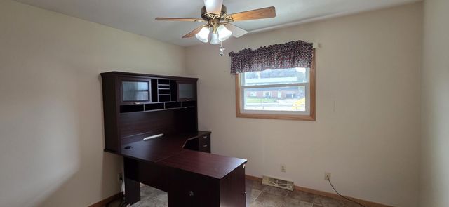 925 Riverview Drive, Valley City, ND 58072