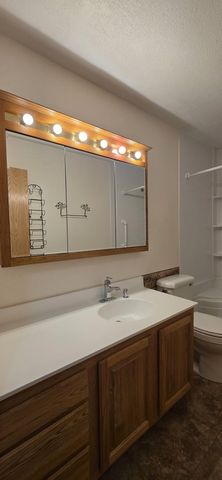 925 Riverview Drive, Valley City, ND 58072