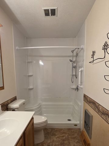 925 Riverview Drive, Valley City, ND 58072