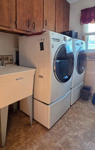 925 Riverview Drive, Valley City, ND 58072