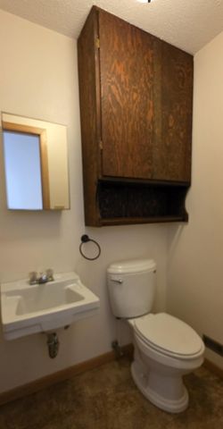 925 Riverview Drive, Valley City, ND 58072