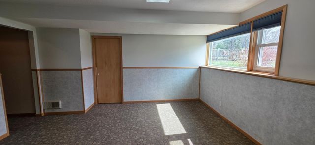 925 Riverview Drive, Valley City, ND 58072