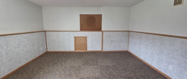 925 Riverview Drive, Valley City, ND 58072