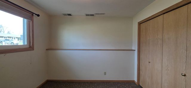 925 Riverview Drive, Valley City, ND 58072