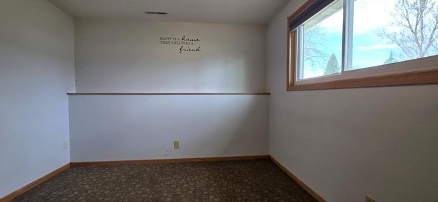 925 Riverview Drive, Valley City, ND 58072