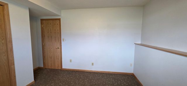 925 Riverview Drive, Valley City, ND 58072