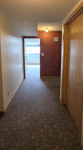 925 Riverview Drive, Valley City, ND 58072