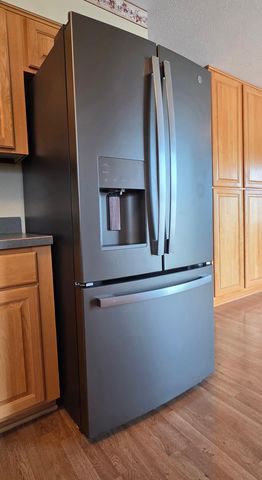 925 Riverview Drive, Valley City, ND 58072