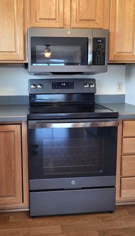 925 Riverview Drive, Valley City, ND 58072