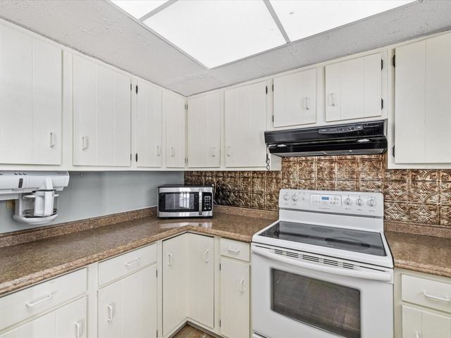 11423 WHEELING DRIVE, Tampa, FL 33625