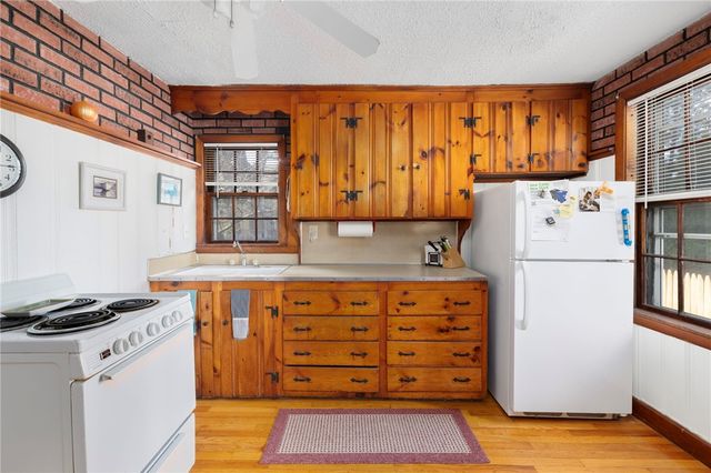 15 Eleventh Street, Providence, RI 02906