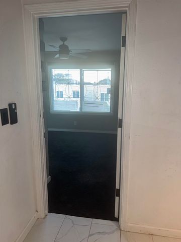 81 81 Esquina, San Francisco, CA 94134