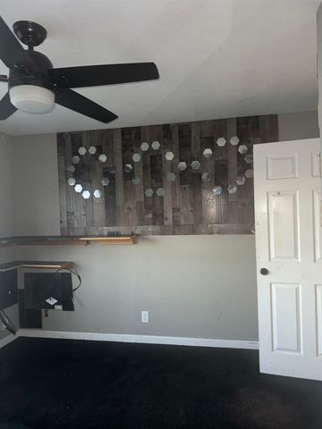 81 81 Esquina, San Francisco, CA 94134