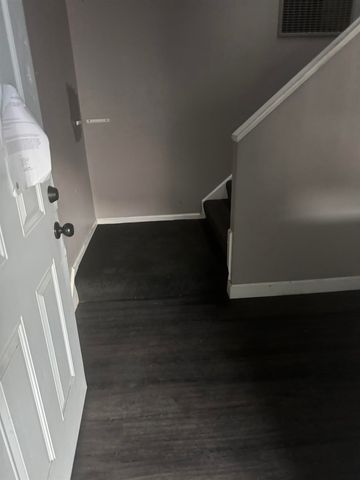 81 81 Esquina, San Francisco, CA 94134