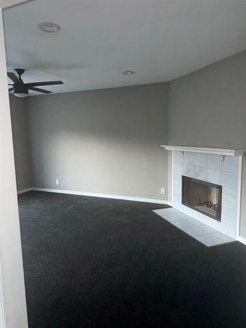 81 81 Esquina, San Francisco, CA 94134