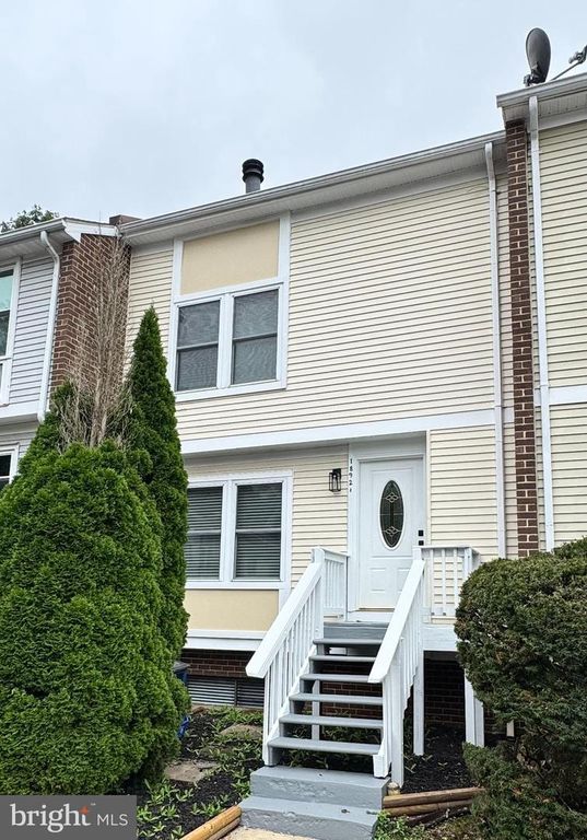 18921 PINE RIDGE LN #10-4, Germantown, MD 20874