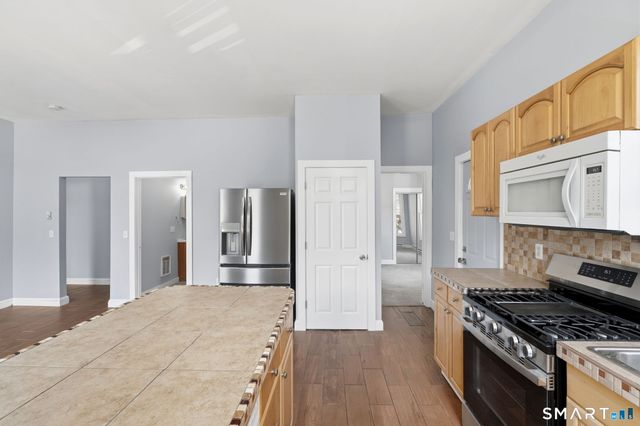 84 Laurel Hill Avenue, Norwich, CT 06360