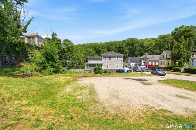84 Laurel Hill Avenue, Norwich, CT 06360