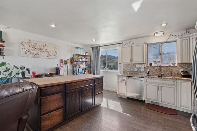 8172 W BOWLER CIR, Magna, UT 84044