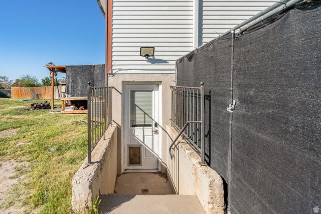 8172 W BOWLER CIR, Magna, UT 84044