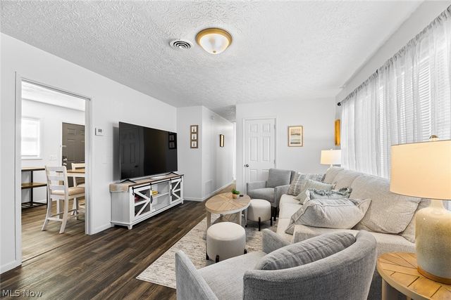 2225 Martha Avenue NE, Canton, OH 44705