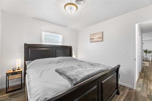 2225 Martha Avenue NE, Canton, OH 44705