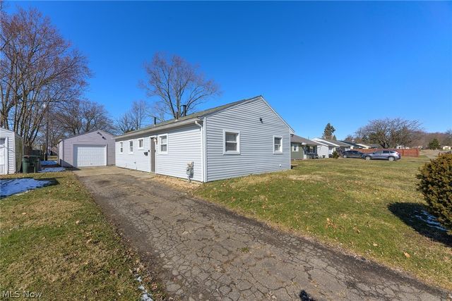 2225 Martha Avenue NE, Canton, OH 44705