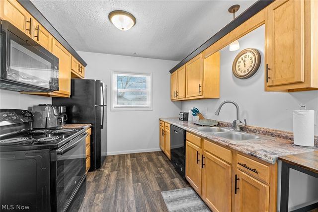 2225 Martha Avenue NE, Canton, OH 44705