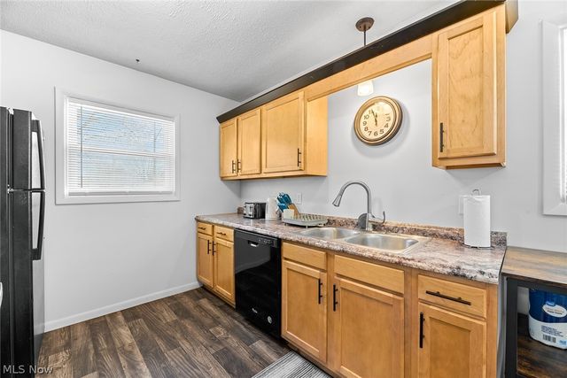 2225 Martha Avenue NE, Canton, OH 44705