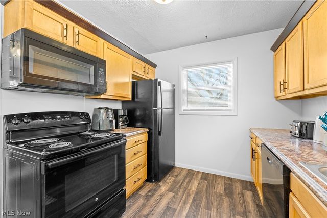 2225 Martha Avenue NE, Canton, OH 44705