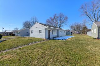 2225 Martha Avenue NE, Canton, OH 44705