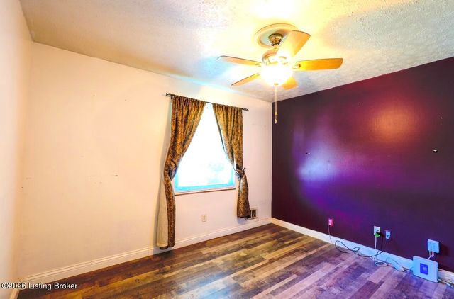 3717 Oboe Dr, Louisville, KY 40216