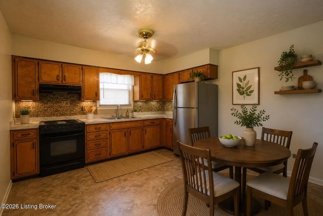 3717 Oboe Dr, Louisville, KY 40216