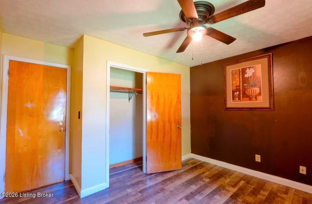 3717 Oboe Dr, Louisville, KY 40216