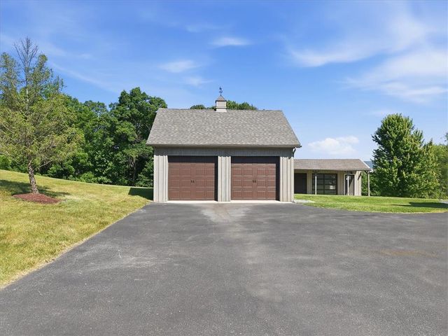 2150 Park Place, North Whitehall Twp, PA 18080