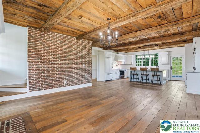 2150 Park Place, North Whitehall Twp, PA 18080