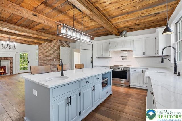 2150 Park Place, North Whitehall Twp, PA 18080
