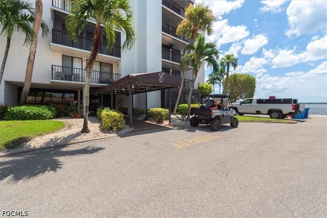 3490 N Key DR 212, North Fort Myers, FL 33903