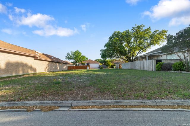 5906 Brook Fls, Windcrest, TX 78239