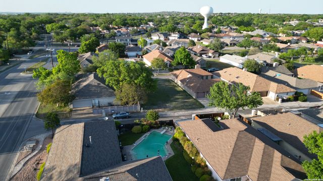 5906 Brook Fls, Windcrest, TX 78239