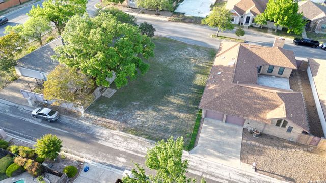 5906 Brook Fls, Windcrest, TX 78239
